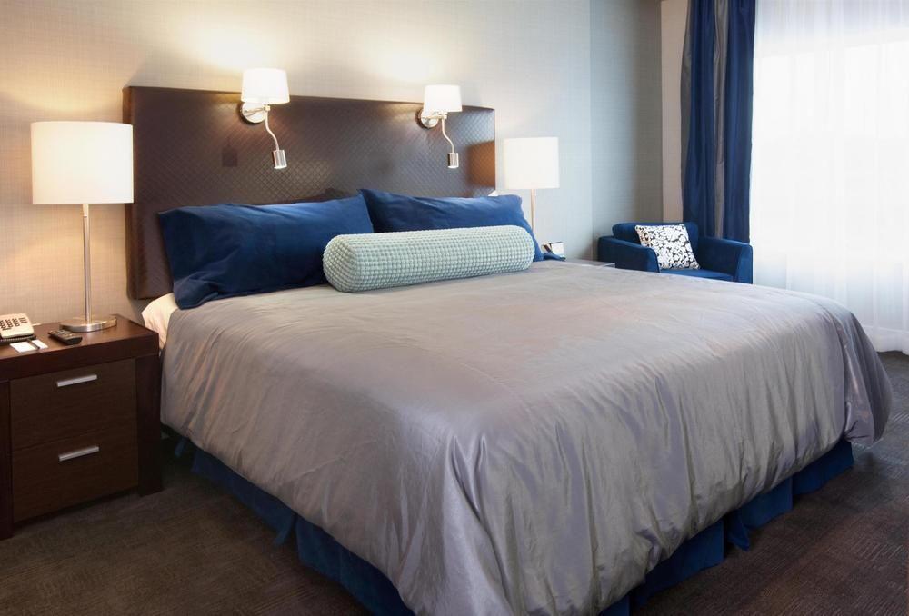 Sandman Signature Hotel 4*