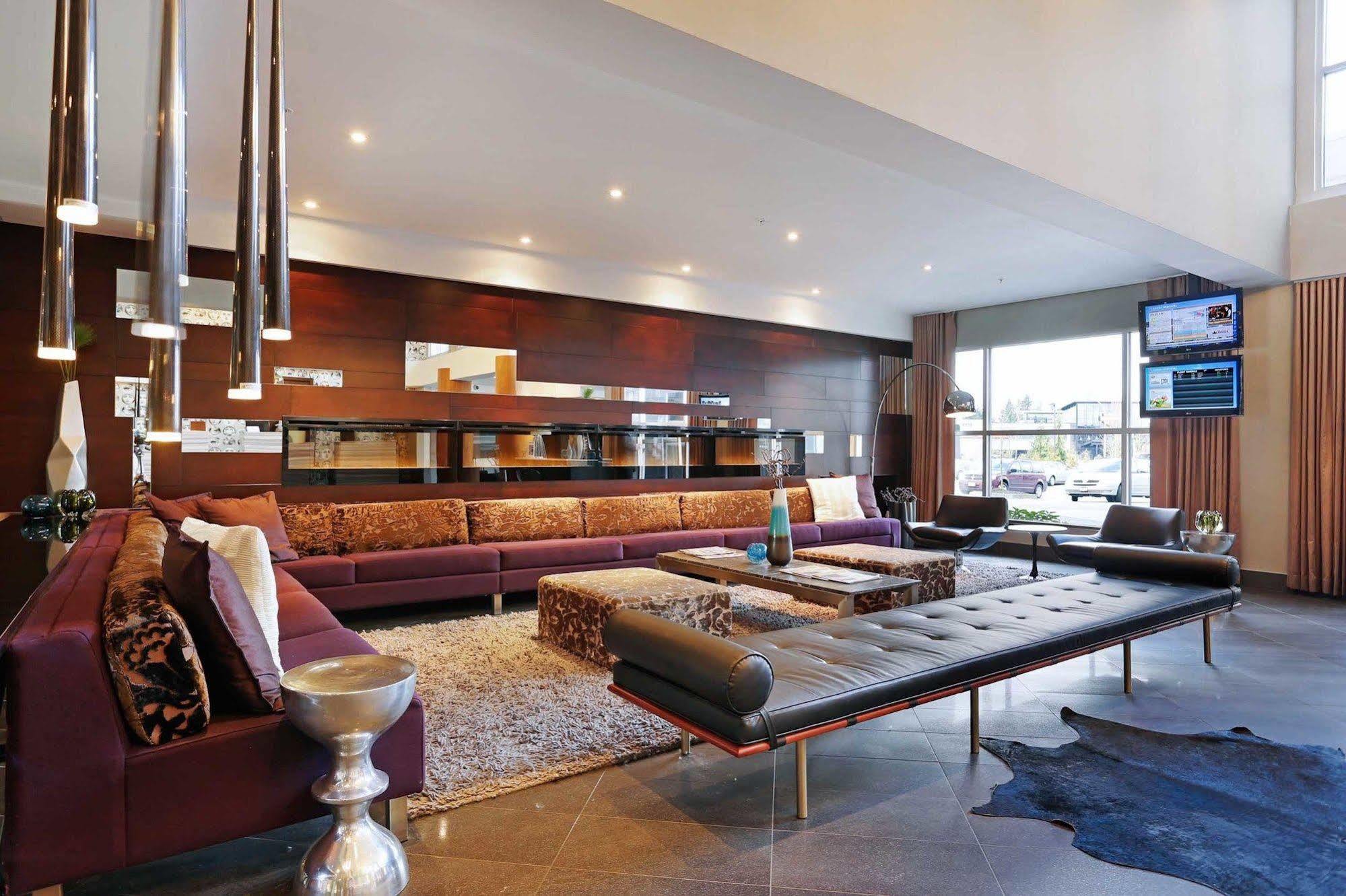 Sandman Signature Hotel 4*